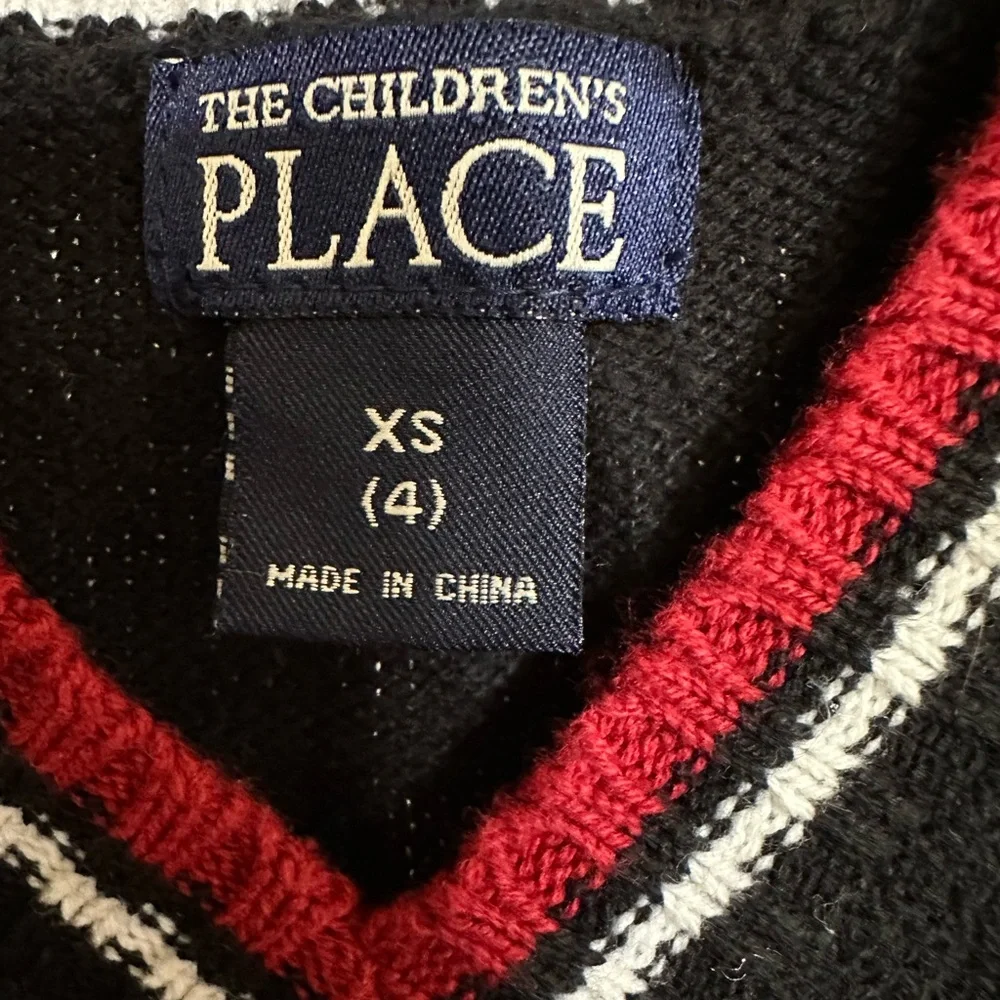 The Children's Place Black and Red boys Sweater Vest. Size XS/4.